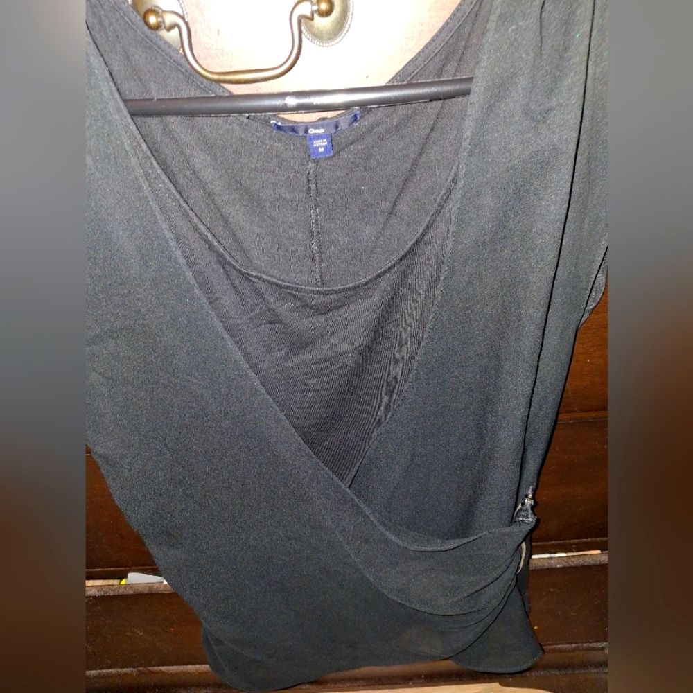 GAP Beautiful black wrap around blouse